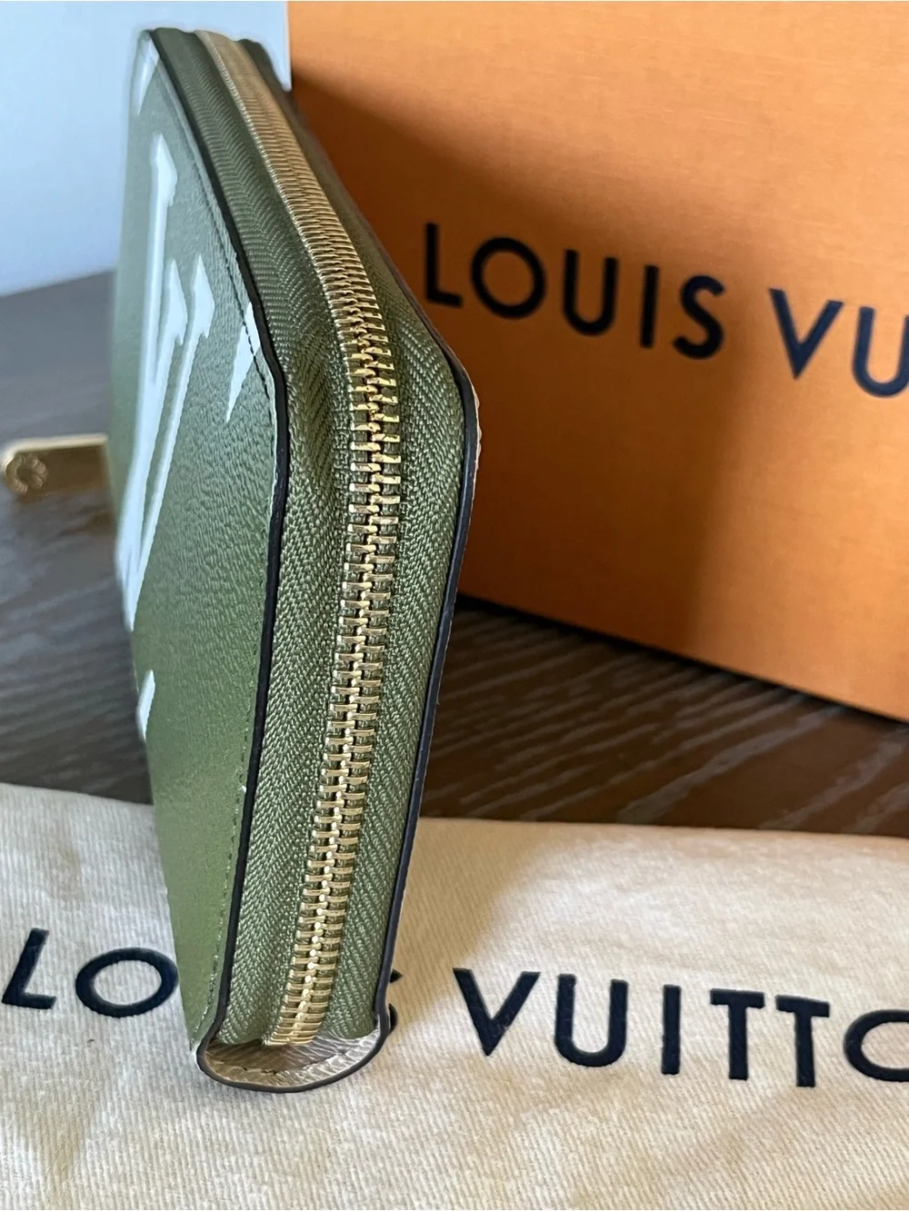 Louis Vuitton Monogram Giant Zippy Wallet